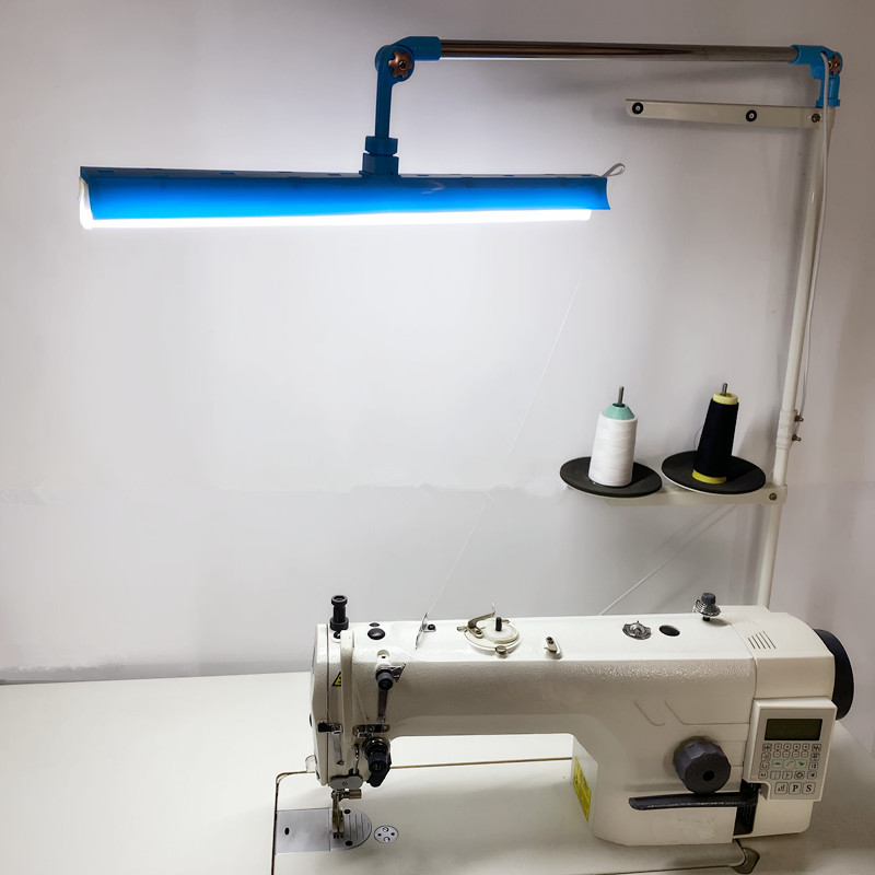 Embroidery Job - Machine à coudre porte-fil vêtements lumière