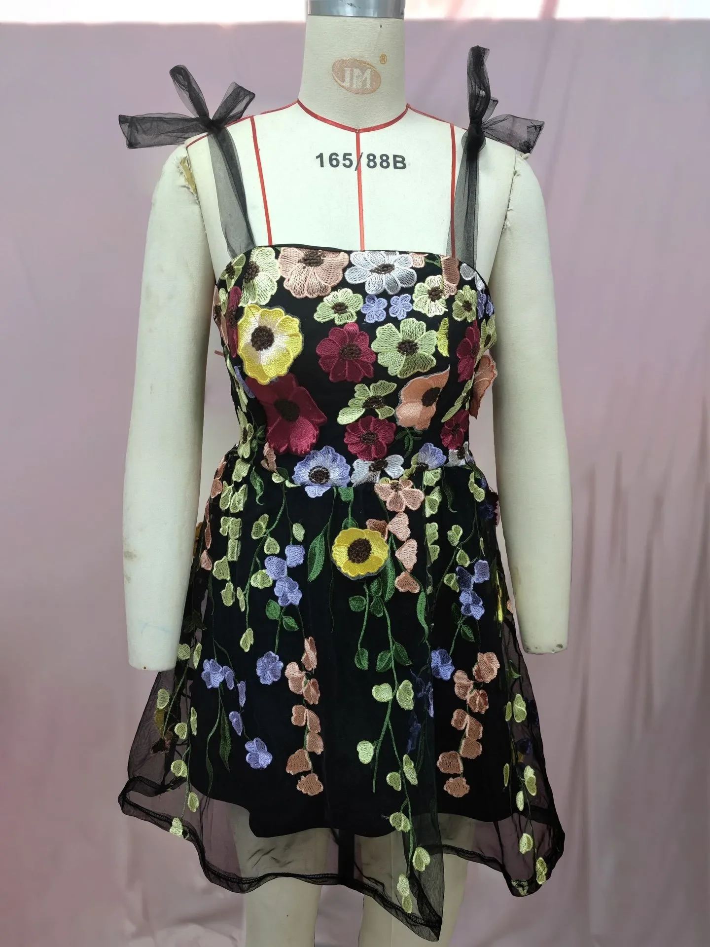 Embroidery Zara - Robe pour femmes à la mode