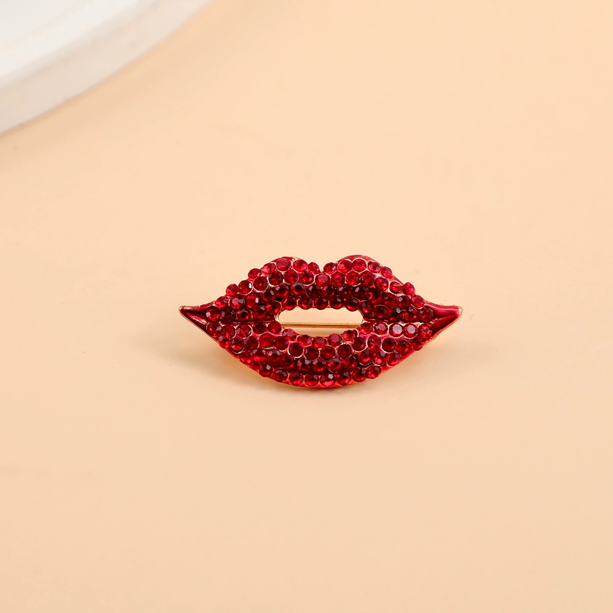 Broches en forme de lèvres ple - Embroidery Lips avis et prix