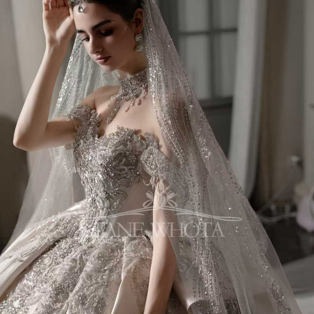 Robe de mariée de luxe à paill - Embroidery Roses avis et prix