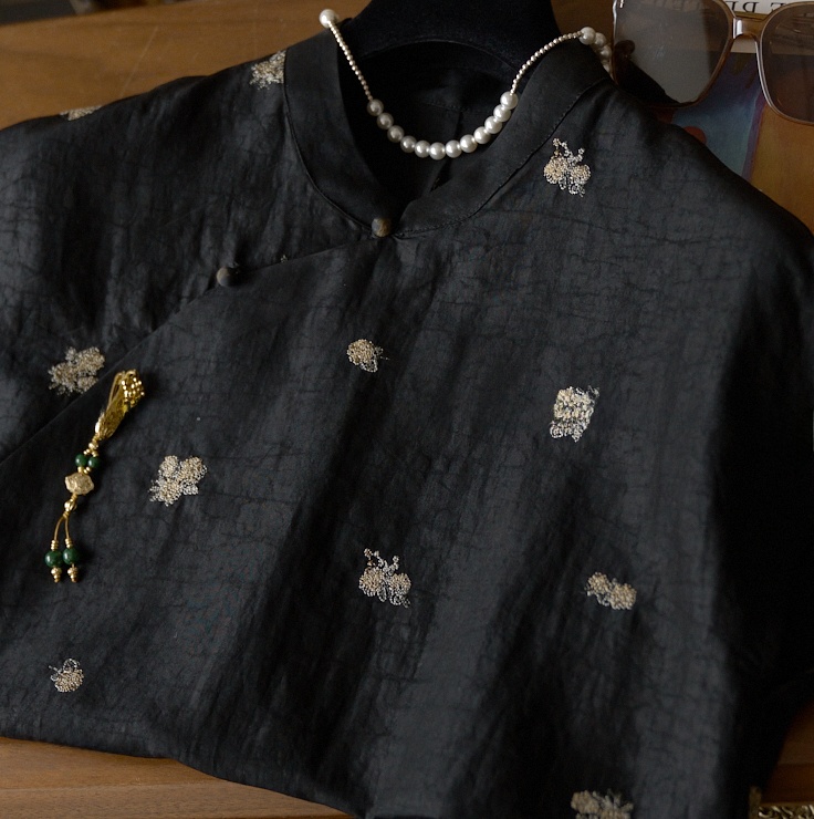 Nouveau haut asymétrique à man - Embroidery Flower Pattern avis et prix