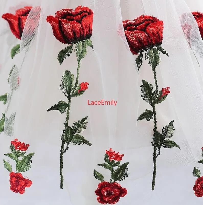 Tissu en dentelle Rose rouge,  - Embroidery Roses avis et prix