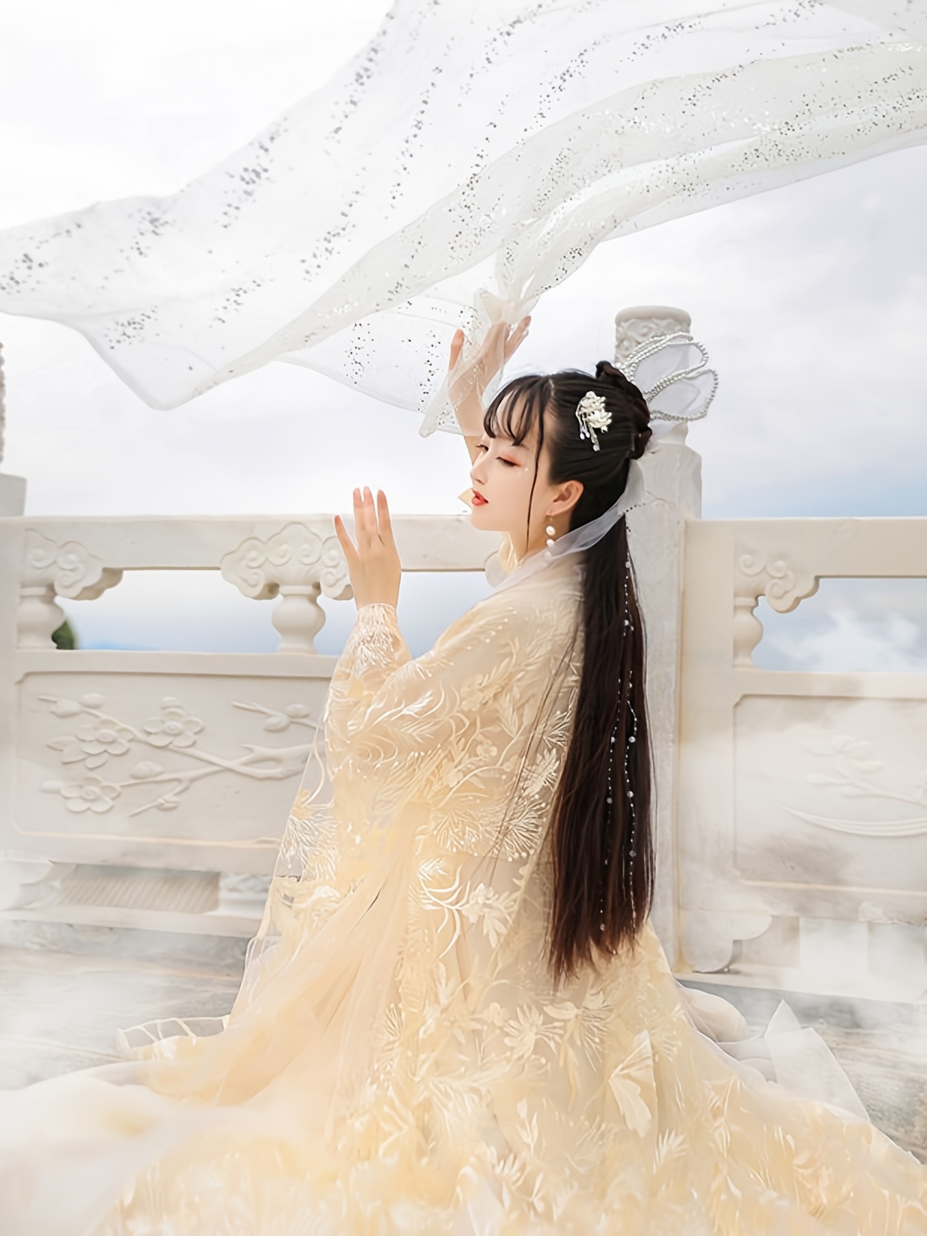 Costume traditionnel Hanfu pou - Embroidery Yellow avis et prix