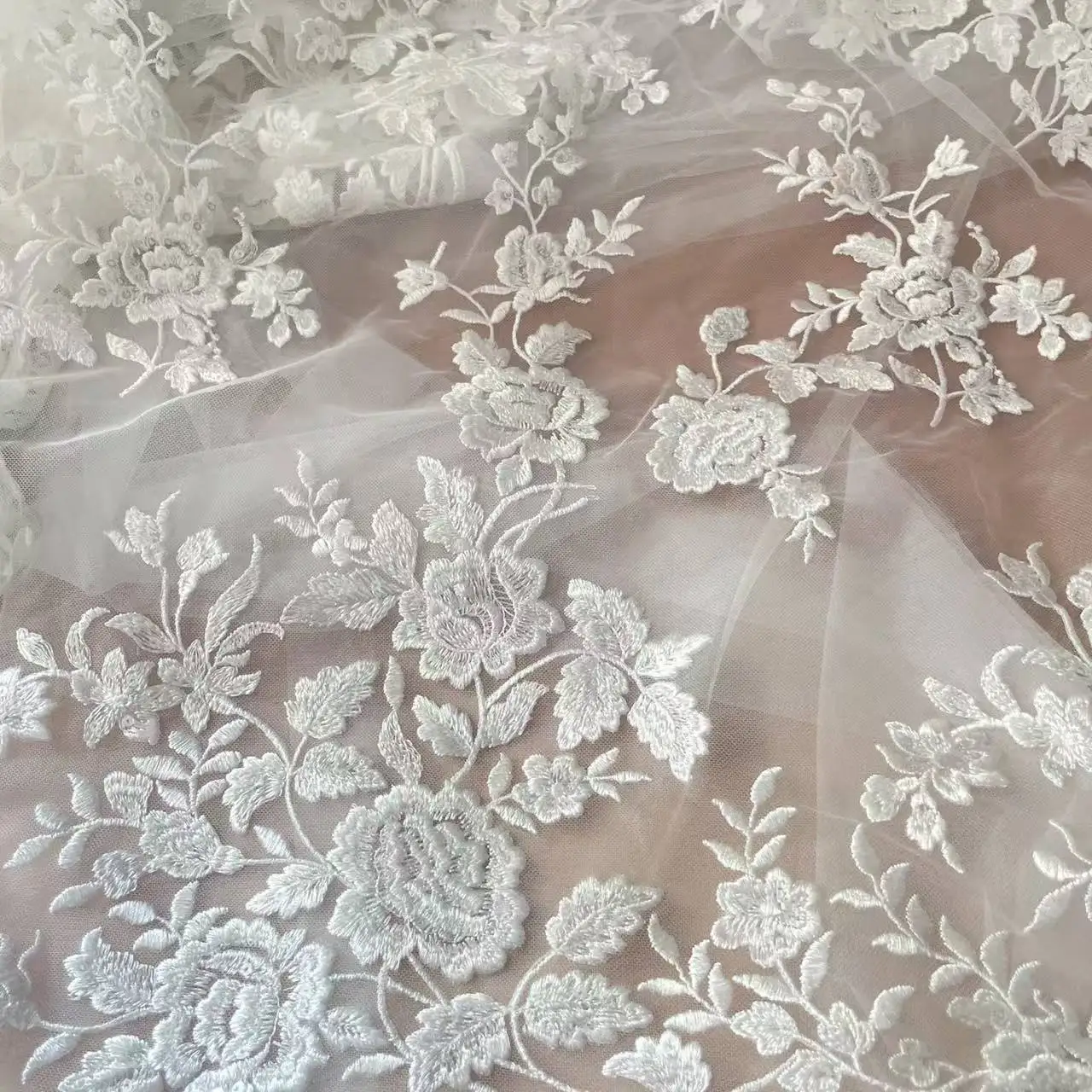 Tissu en dentelle brodée franç - Embroidery Flower Pattern avis et prix